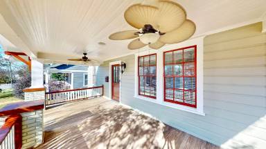 Main picture of 2100 Rozzelles Ferry Rd