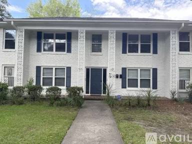 Main picture of 3301 Bull St