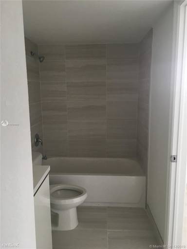 Main picture of 395 NE 21st St