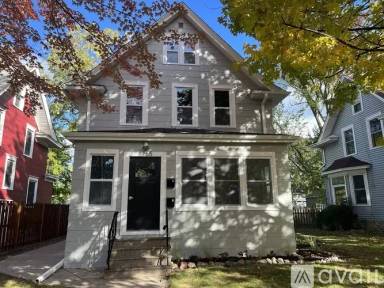 Main picture of 1755 Minnehaha Ave W