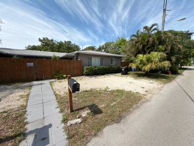 Main picture of 600 NW 18th St