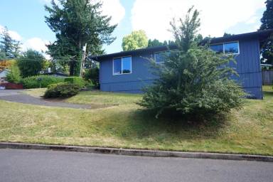 Main picture of 4623 SW 47th Ave