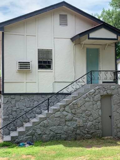 Main picture of Pine Lake Apartments