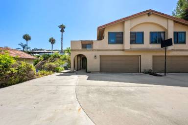 Main picture of 6832 Urubu St