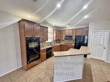 Main picture of 5403 Golden Gate Dr