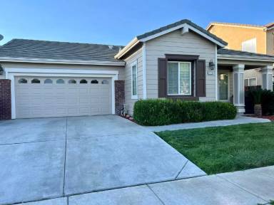 Main picture of 773 Oakwood Ln