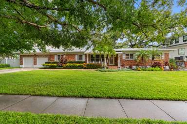 Main picture of 611 Riviera Dr