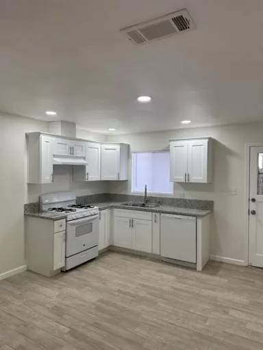 Main picture of 4321 W Myrtle Ave