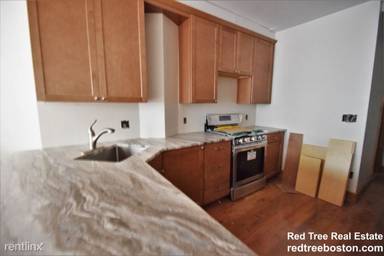 Main picture of 1736 Beacon St