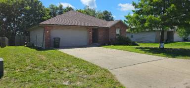 Main picture of 450 S Elgin Ave