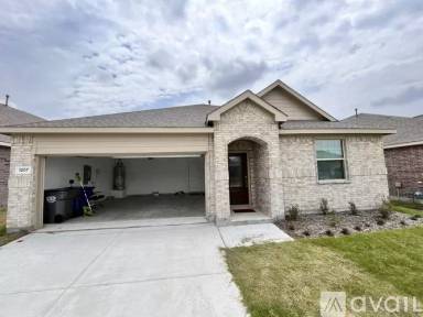 Main picture of 1207 Daffodil St