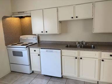 Main picture of 2800 Hood Dr