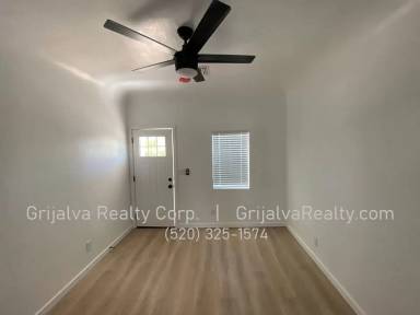 Main picture of 1014 E Lee St