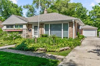 Main picture of 17561 Hillside Ave
