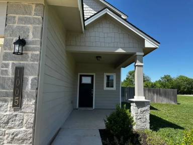 Main picture of 1005 Elise Ave