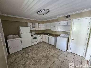 Main picture of 615 High Point Ter