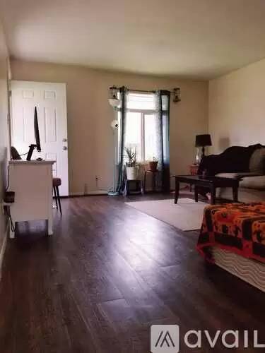Main picture of 6016 Beechwood Ave