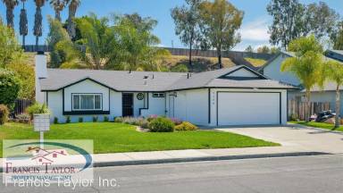Main picture of 5288 Leon St