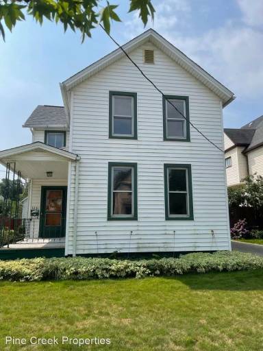 Main picture of 3229 Riverside Ave