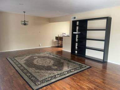 Main picture of 18354 Vanderbilt Dr