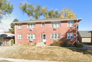 Main picture of 3900 Franklin St