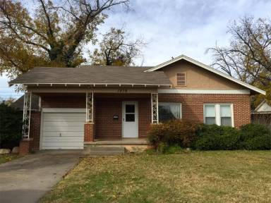Main picture of 1876 Live Oak St