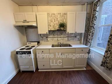 Main picture of 225 N 8th St