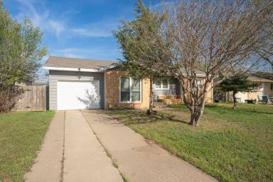 Main picture of 2909 S Marrs St