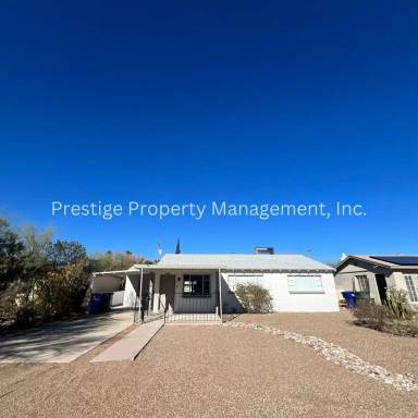 Main picture of 4449 E Elmwood St