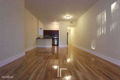 Main picture of 1425 N Dearborn St