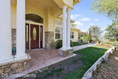 Main picture of 42330 Corral Dr