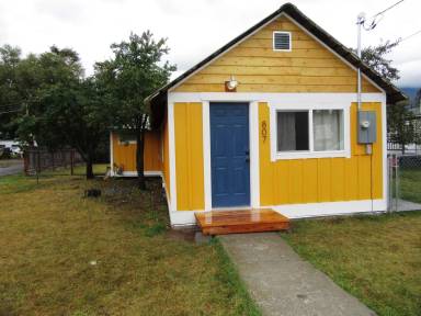 Main picture of 807 3rd Ave E