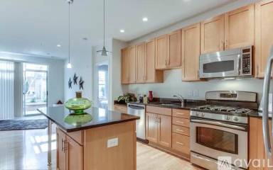 Main picture of 1800 Wilson Boulevard Condo