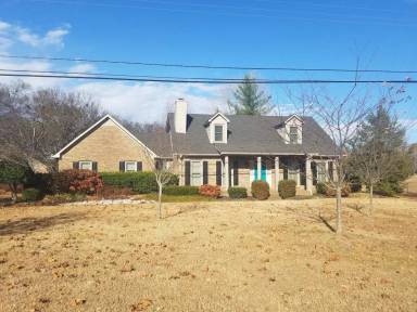 Main picture of 602 W Thompson Ln