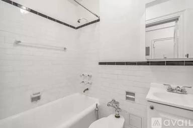 Main picture of 209 W 23rd St