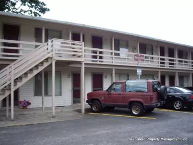 Main picture of 182 NE Jackson St