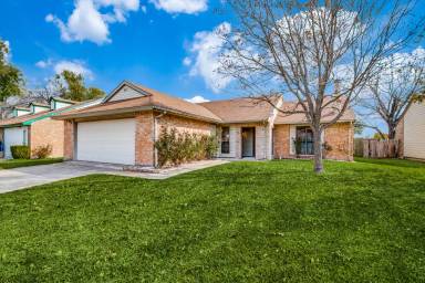 Main picture of 711 Woodcrest Way