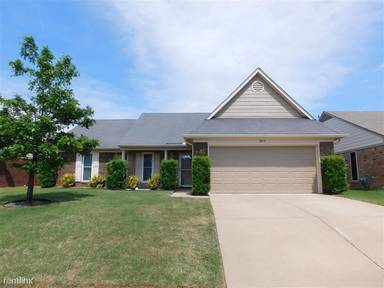 Main picture of 8216 Manhatten Dr