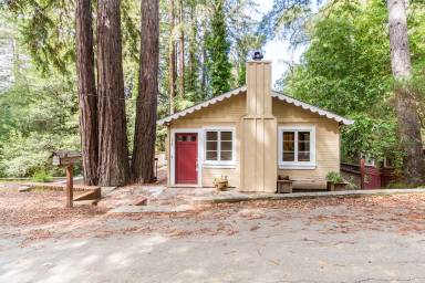 Main picture of 153 Pine Ave