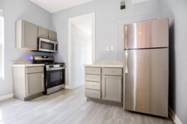 Main picture of 3525 W Dickens Ave