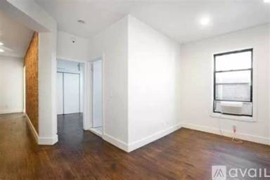 Main picture of 17 W 125th St
