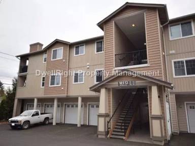 Main picture of 10834 NE Holly St