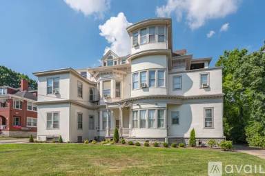 Main picture of 945 Dana Ave