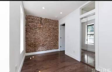 Main picture of W 127th St