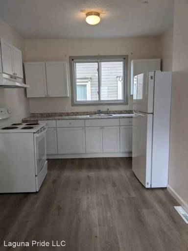 Main picture of 256 W 3rd St S