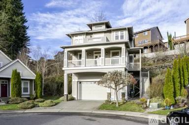 Main picture of 1749 Skyline Ridge Ln SW