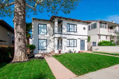 Main picture of 257 1/2 Park Ave