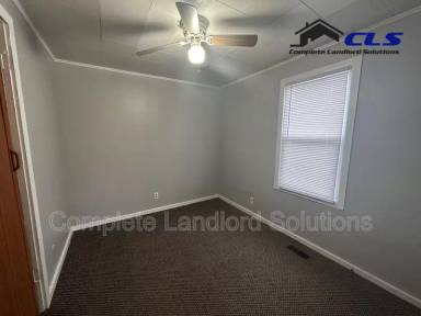Main picture of 914 Kussner St