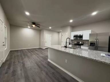 Main picture of 7616 Windsor Oaks