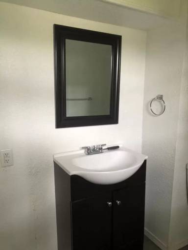 Main picture of 2564 W Phelps St